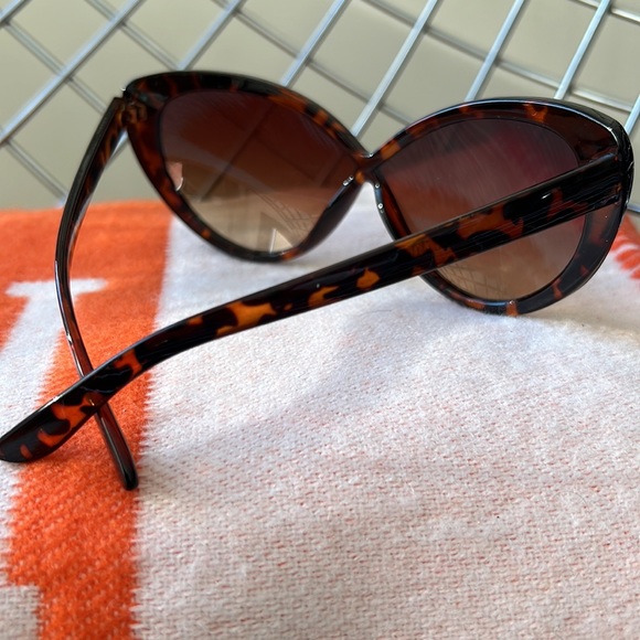 Tortoiseshell Sadie Atelier Sunglasses New - Picture 3 of 5